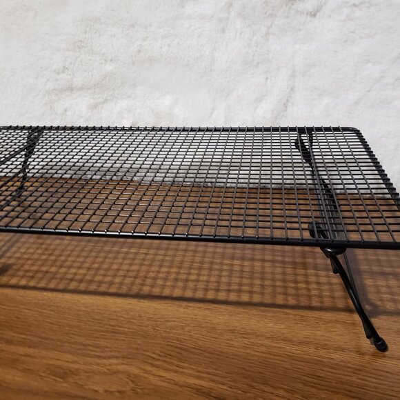 Pampered Chef  Stackable Cooling Rack Black   10" x 18" - Picture 3 of 5